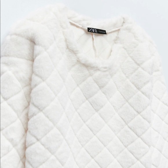 ZARA WHITE FAUX FUR SWEATER - Picture 3 of 5